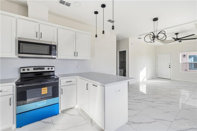 Building Photo - 1324 N Abesam Ave