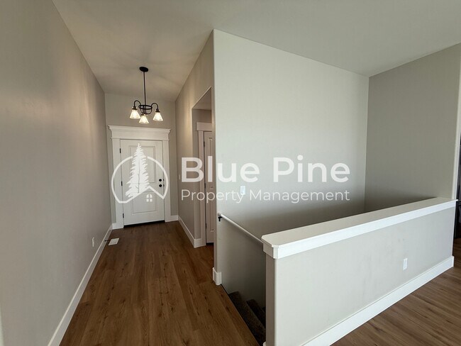 Building Photo - 3758 Inglewood Dr
