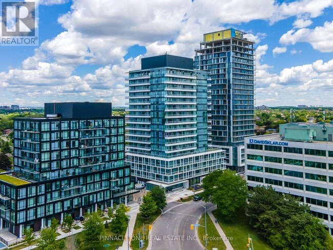 Photo du bâtiment - 180 Fairview Mall Dr
