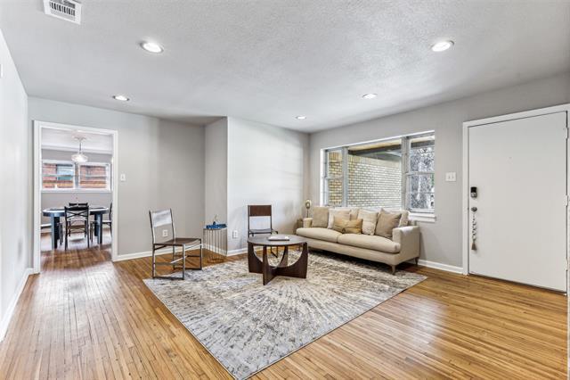 Foto del edificio - 6117 St Johns Ln