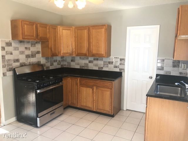 Building Photo - 4 br, 2 bath House - 37 Bagley Ave
