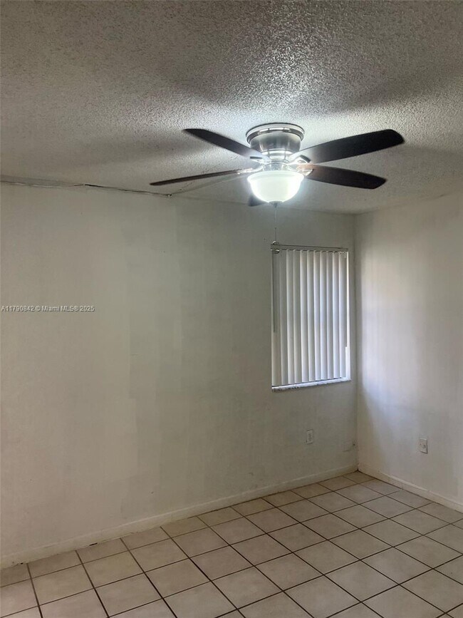 Foto del edificio - 516 NW 114th Ave