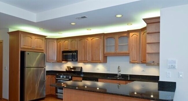 Foto del edificio - 2533 N Halsted St