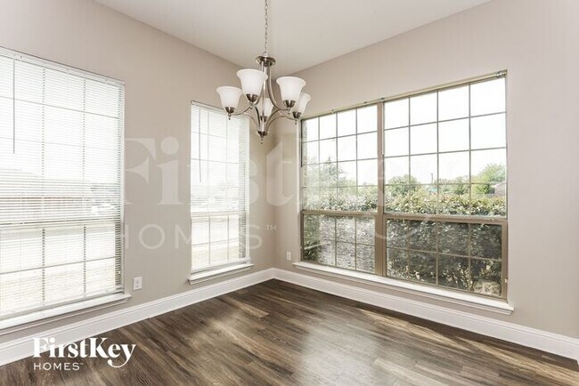 Foto del edificio - 15635 Gatsby Ln