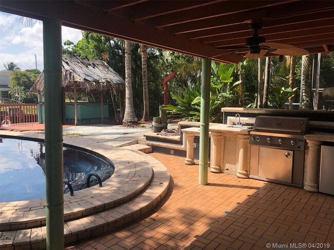 Foto del edificio - 2455 Nassau Ln