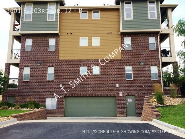 Building Photo - Beautiful and Spacious Condo Includes Pool...