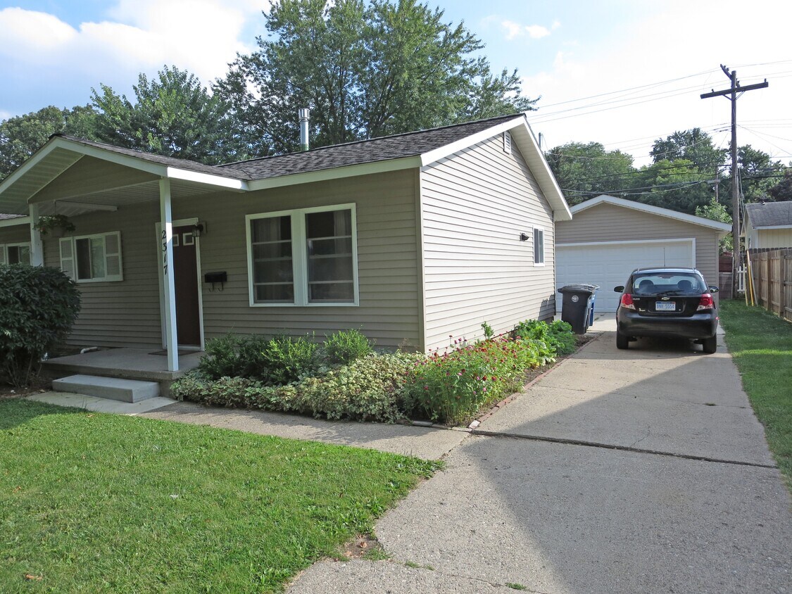 Foto principal - 2317 Miller Ave