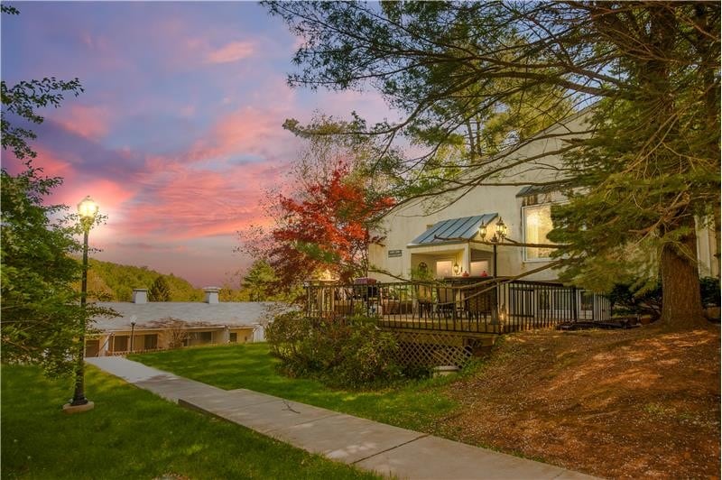 298 Belpaire Ct, Newtown Square, PA 19073 Room for Rent in Newtown