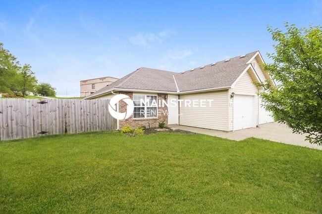 Building Photo - 3 Bedroom Pet-Friendly Home in Pleasant Hi...