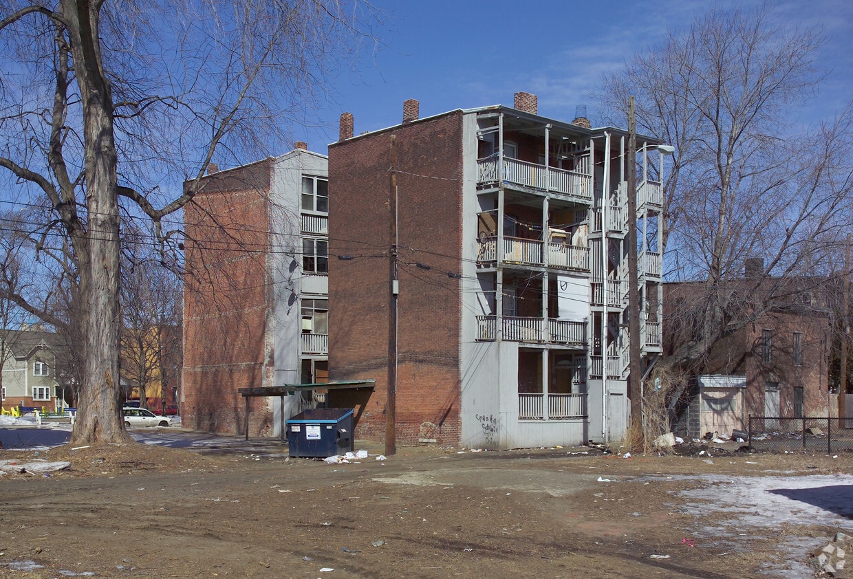 Building Photo - 640 S East St