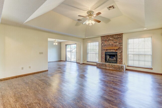Building Photo - 8112 Cinnamon Teal Dr