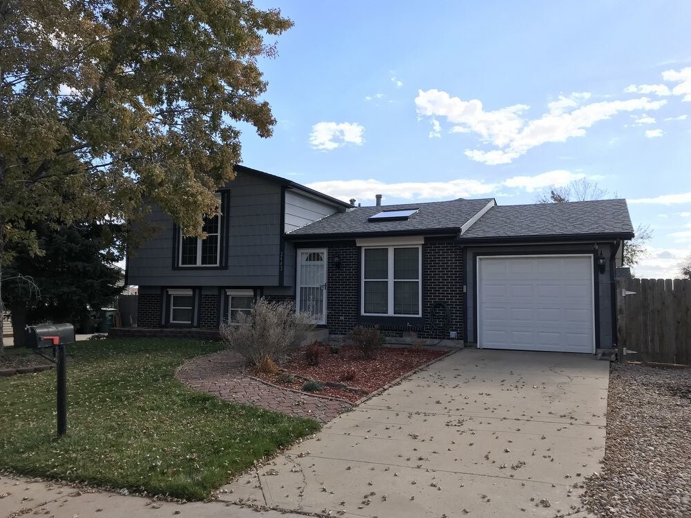 Primary Photo - 2442 E 98th Pl