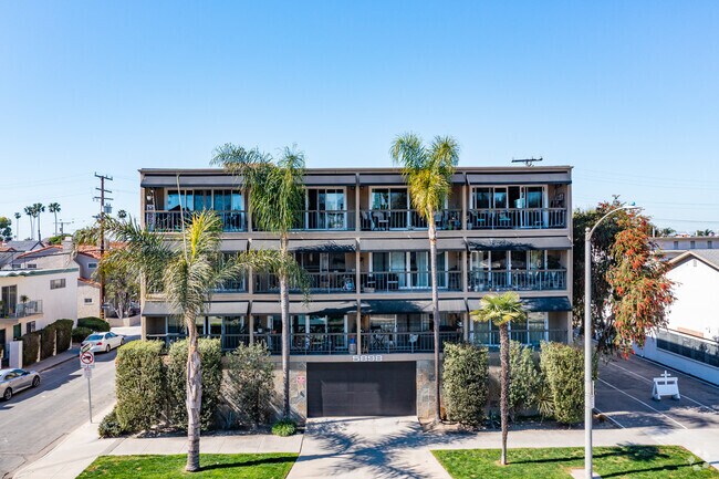 Apartamentos - Naples Plaza