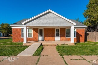 Building Photo - 2742 Russell Ave