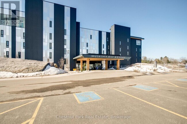 Photo du bâtiment - 404-120 CARRICK Trl