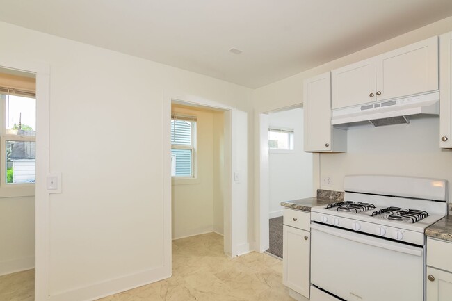 Foto del edificio - Newly Renovated Single Family Home - GREAT Northeast Mpls Location!