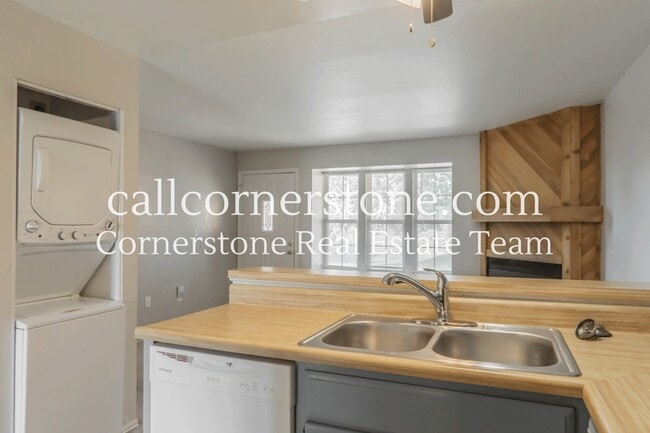 Building Photo - 6711 Overland Dr