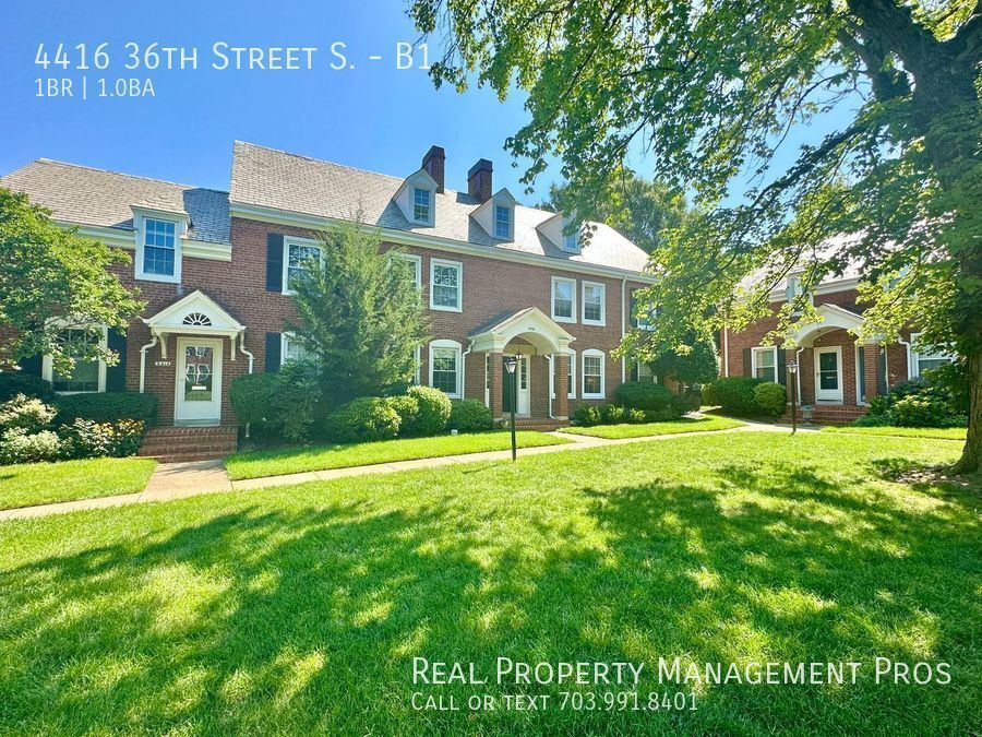 Primary Photo - Beautiful Fairlington Top Floor Condo!