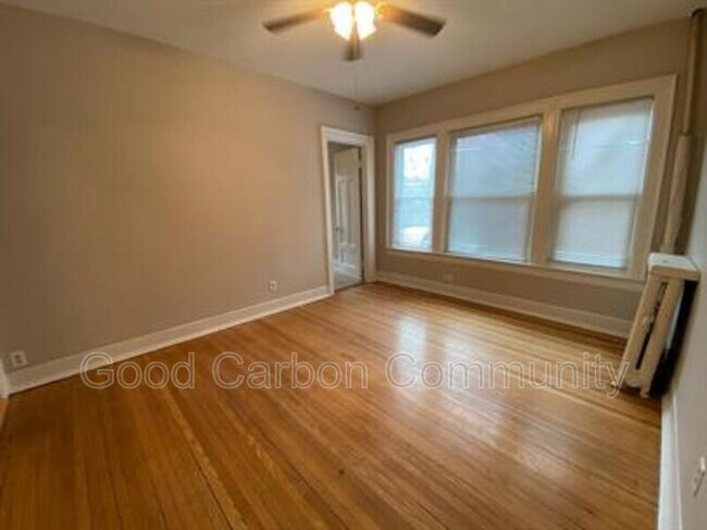 Foto del edificio - 77 Richmond Ave