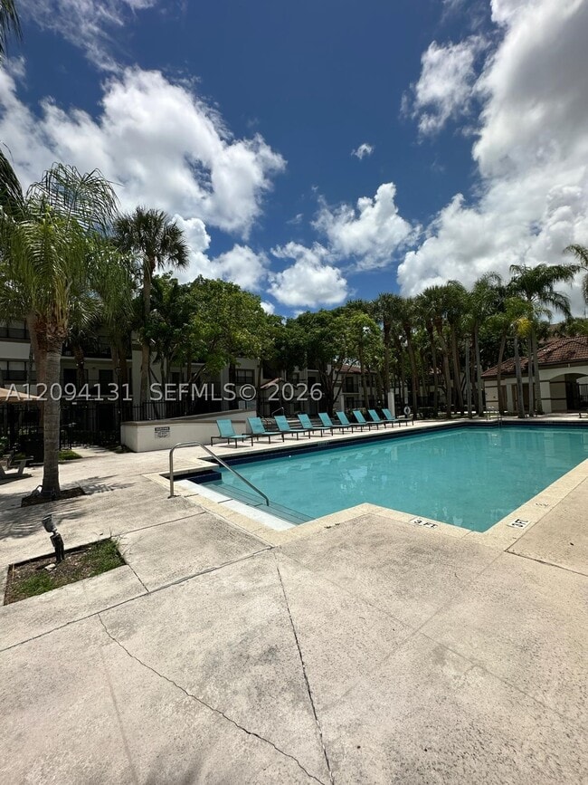 Foto del edificio - 540 S Park Rd