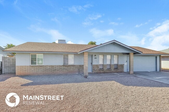 Building Photo - 305 W Ivyglen St