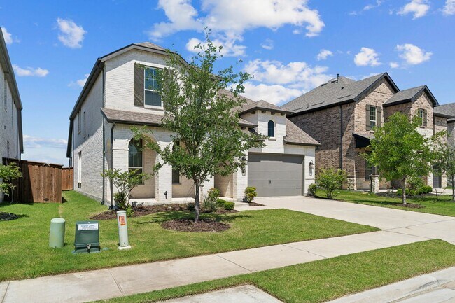 Foto del edificio - Luxury Waterfront Home in Celina | 4 Bed • 4 Bath • Premium Appliances Included • Resort-Style Co...