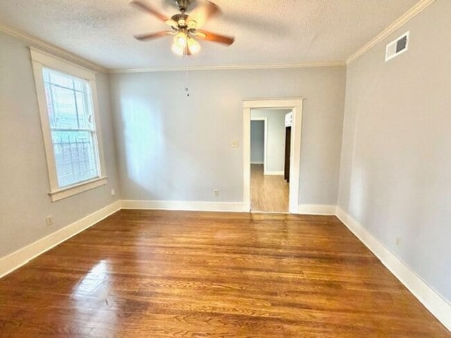 Building Photo - Now Leasing In Near Overton Park and Arts District- 4-bedroom 1.5 Bath Available Now!