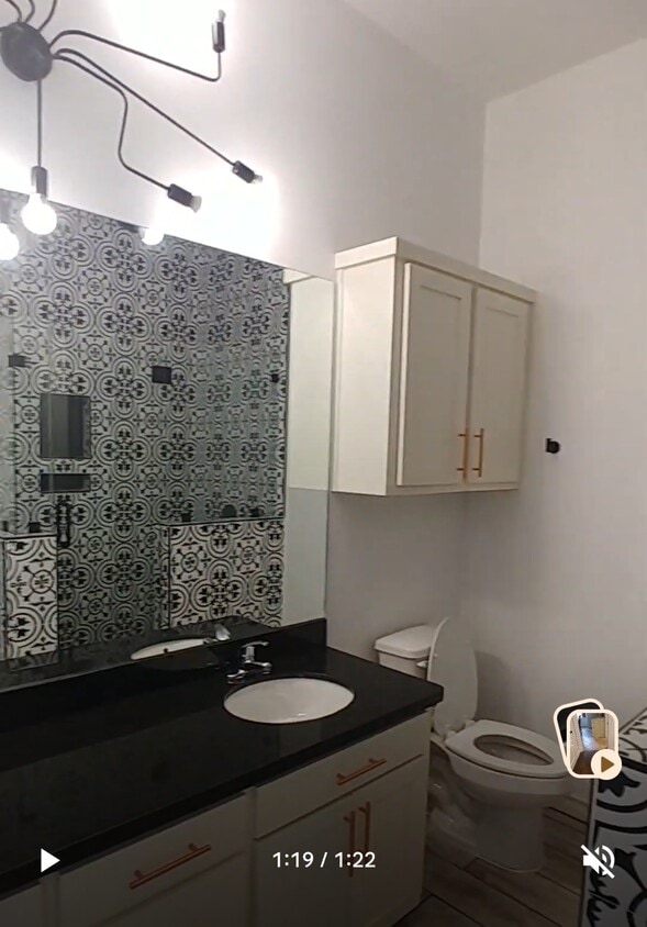 Foto del edificio - 611 W La Quinta Dr