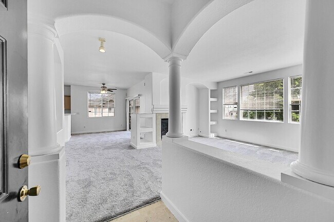 Foto del edificio - $1,825.00 - 2 Beds, 2 Baths, Condo in Thor...