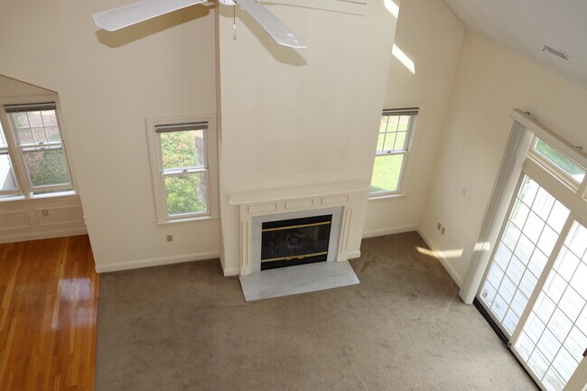 Building Photo - 97 Pond St