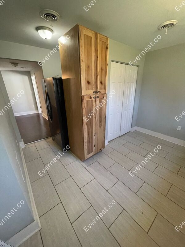 Building Photo - 1815 N 28th St