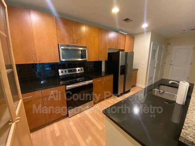 Foto del edificio - 950 W Peachtree St NW
