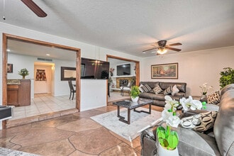 Building Photo - 8407 E Angus Dr