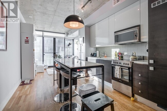 Photo du bâtiment - 8-708 Dovercourt Rd