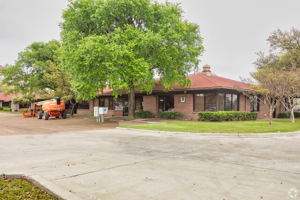 The Caroline Eastside Apartments Apartments in Richardson, TX