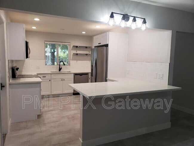 Foto del edificio - 7710 E 6th St