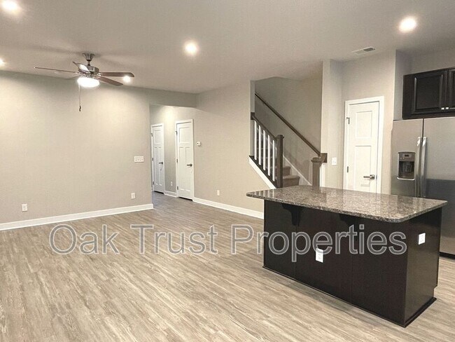 Building Photo - 407 Grand Palm Lane