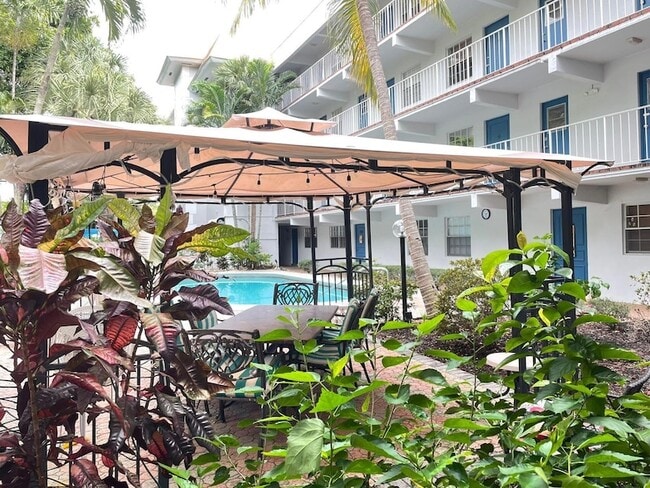 Foto del edificio - 1407 NE 56th St