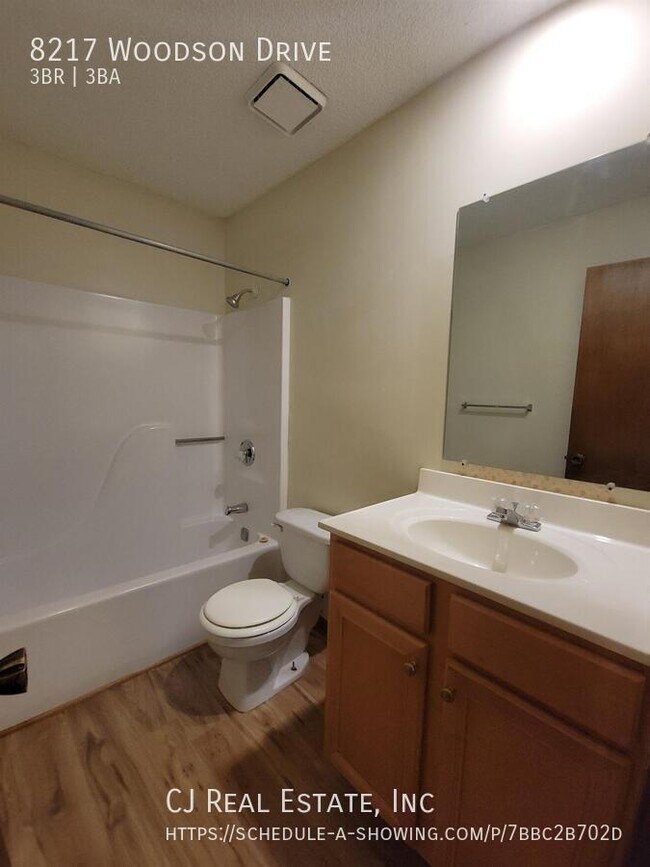 Foto del edificio - 8217 Woodson Dr