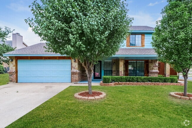 Building Photo - 7529 Ashwood Cir