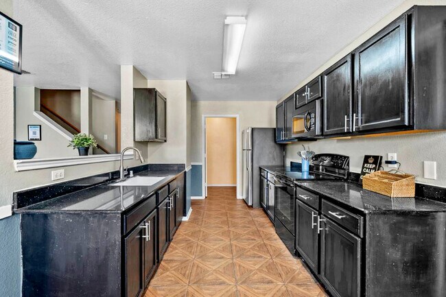 Building Photo - 1099 Bumble Bee Dr