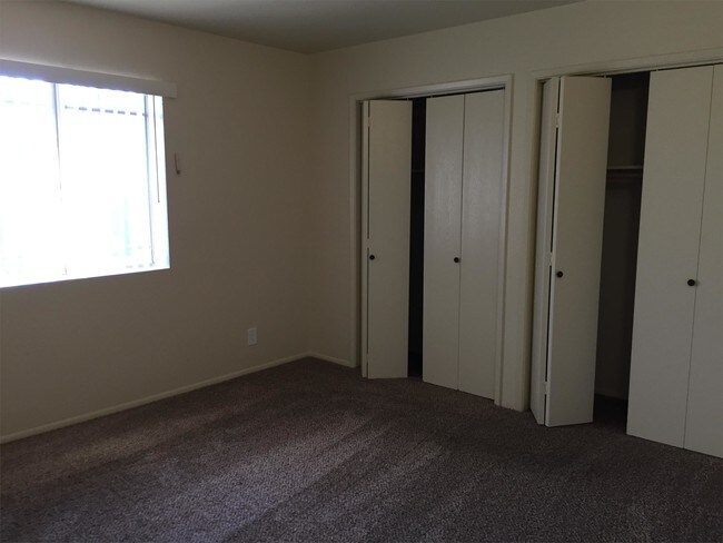 Building Photo - 2939 N Palo Verde Ave