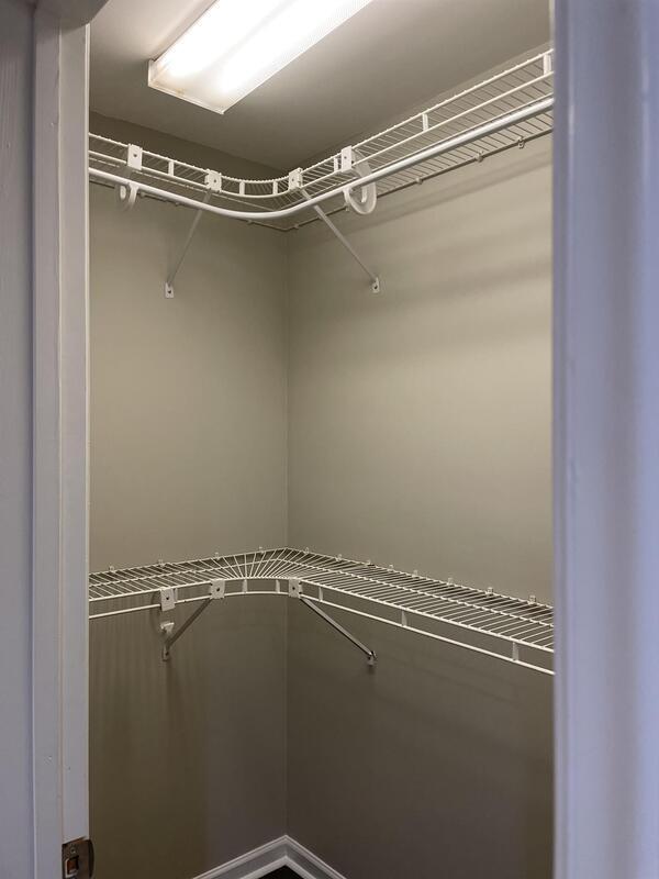 Foto del edificio - 923 W Lee Rd