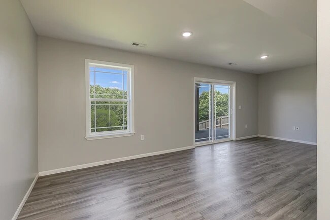 Foto del edificio - 106 Whispering Meadows Pky