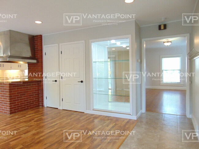 Building Photo - 820 Derby Ln