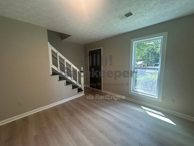 Building Photo - 115 Meadowbrook Ct