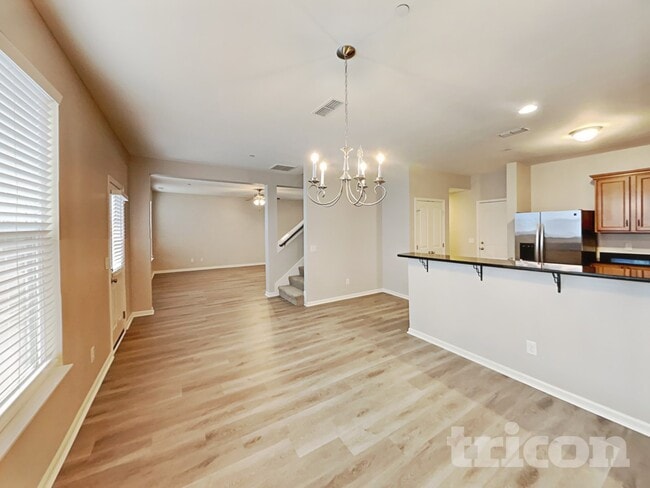 Building Photo - 1348 Creekside Dr