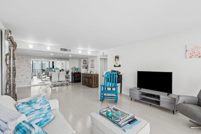 Foto del edificio - 5600 N Flagler Dr