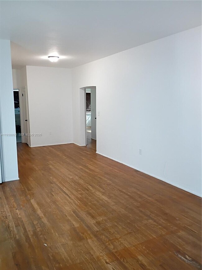 Foto del edificio - 235 83rd St