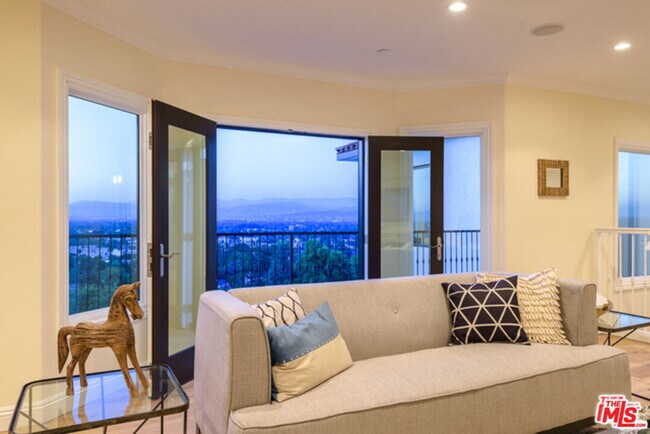 Foto del edificio - 3970 Murietta Ave